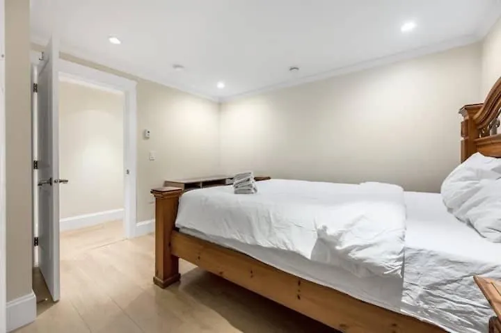 温哥华中心舒适宁静的独立2房1卫休闲体验 2235 Apartment Vancouver